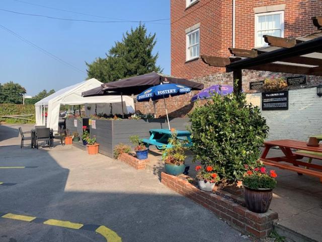 The Crown In Bed & Breakfast Fordingbridge Bagian luar foto