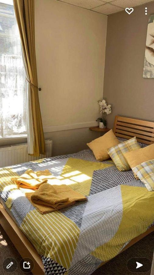 The Crown In Bed & Breakfast Fordingbridge Bagian luar foto