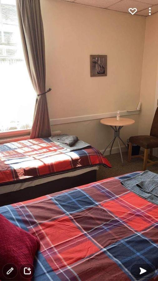 The Crown In Bed & Breakfast Fordingbridge Bagian luar foto
